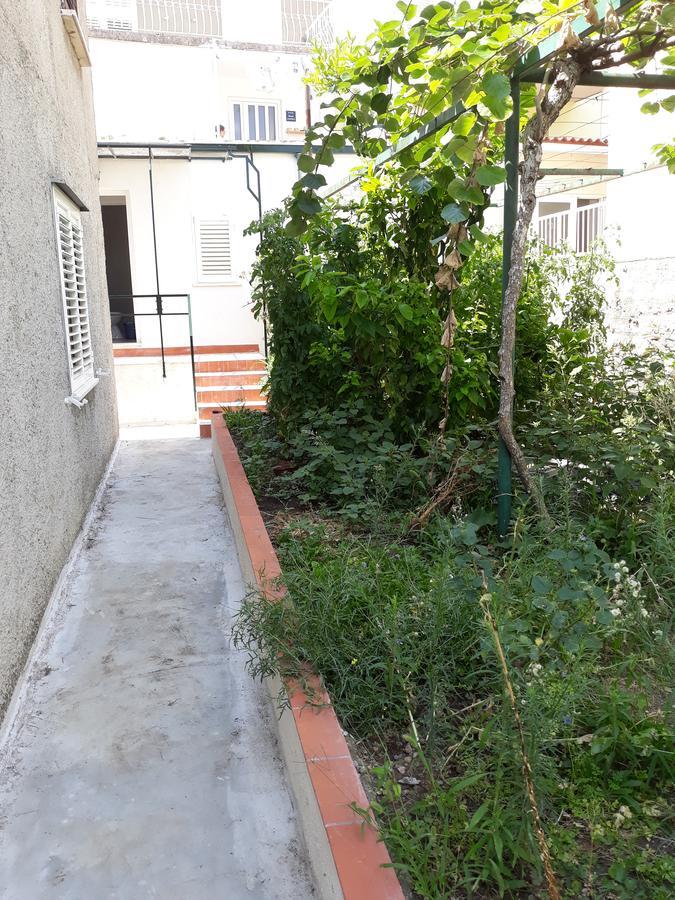 Studio Apartment Garden Дубровник Екстериор снимка